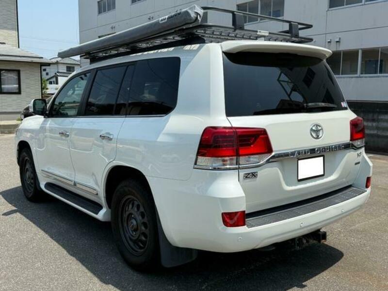 LAND CRUISER