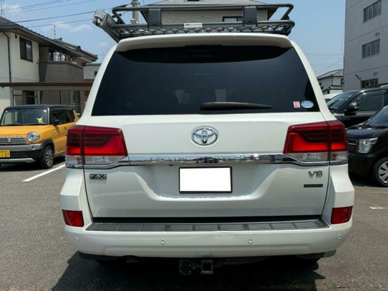 LAND CRUISER