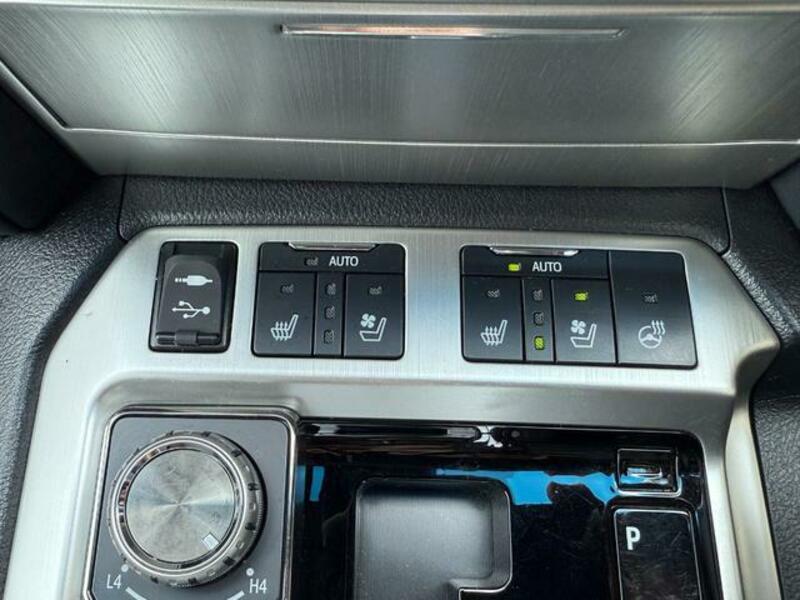 LAND CRUISER