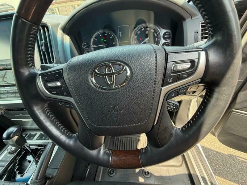 LAND CRUISER