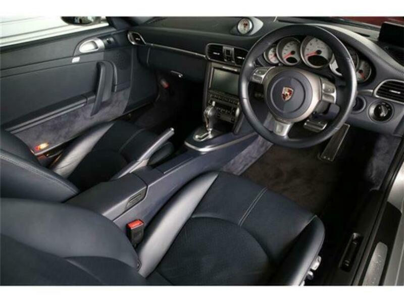 911