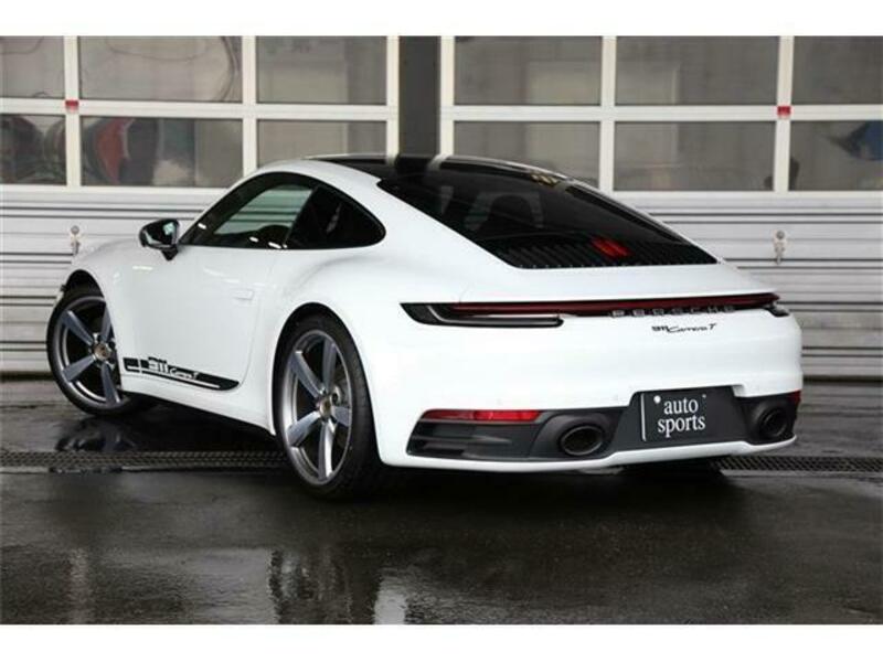 911