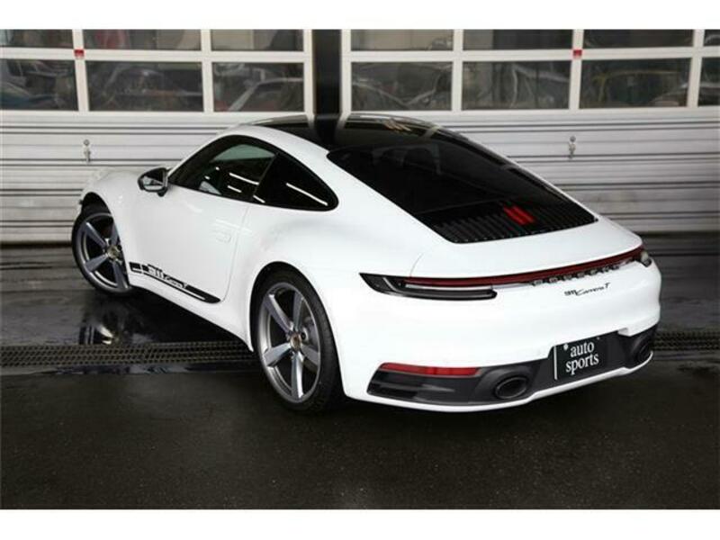 911