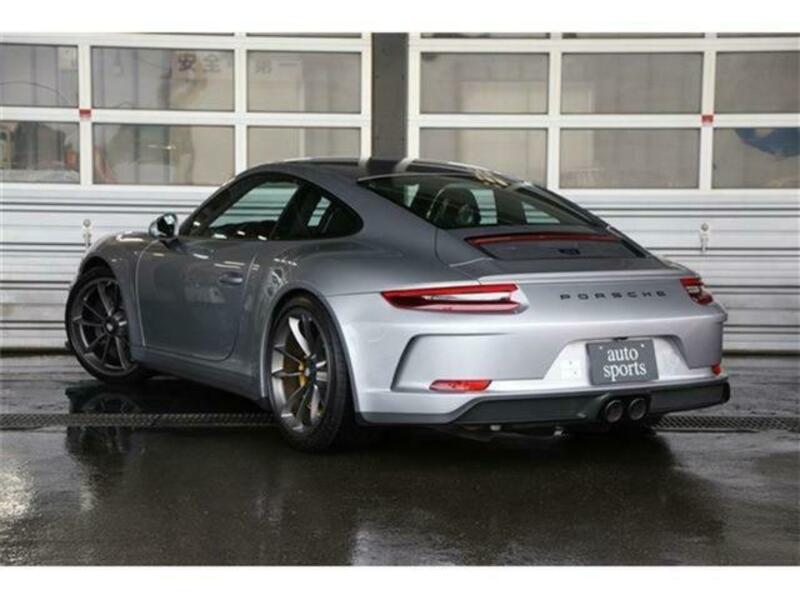 911