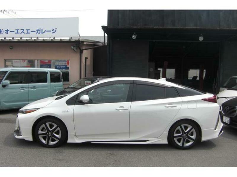 PRIUS PHV