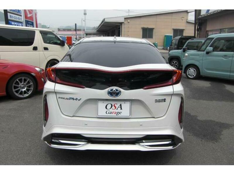 PRIUS PHV