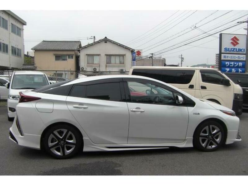 PRIUS PHV