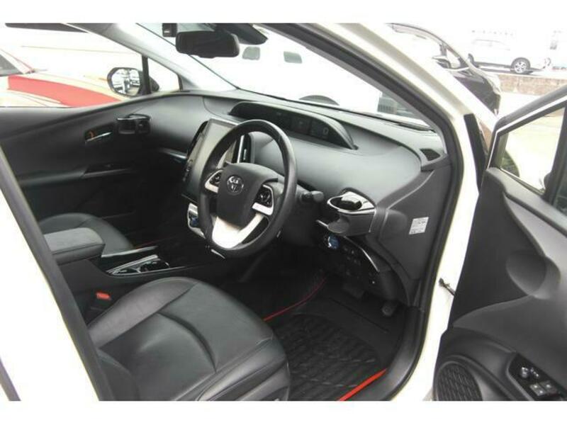 PRIUS PHV