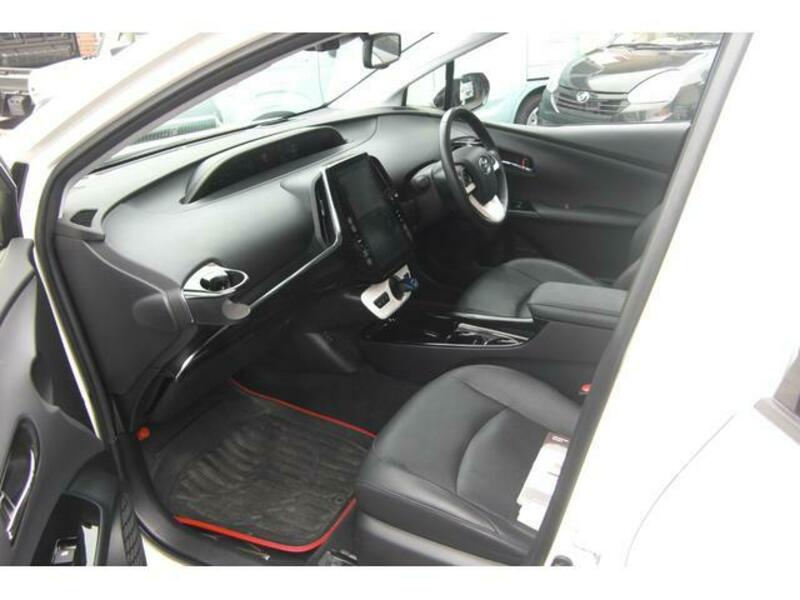 PRIUS PHV