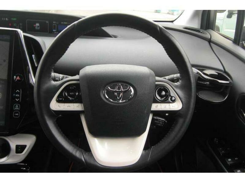 PRIUS PHV