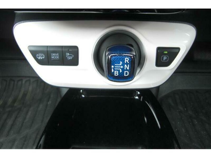PRIUS PHV