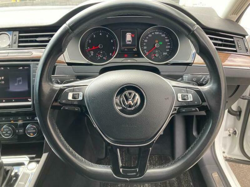 PASSAT VARIANT