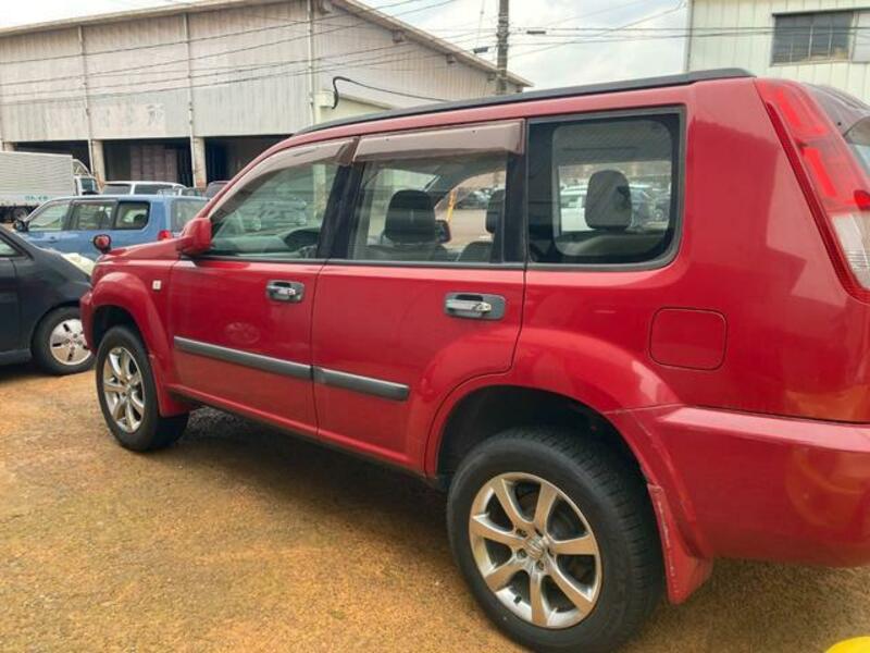 X-TRAIL