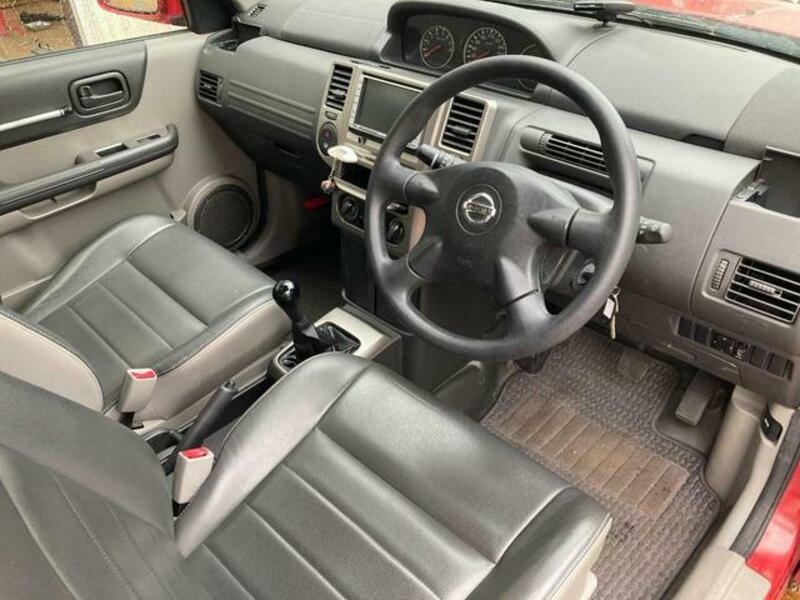 X-TRAIL