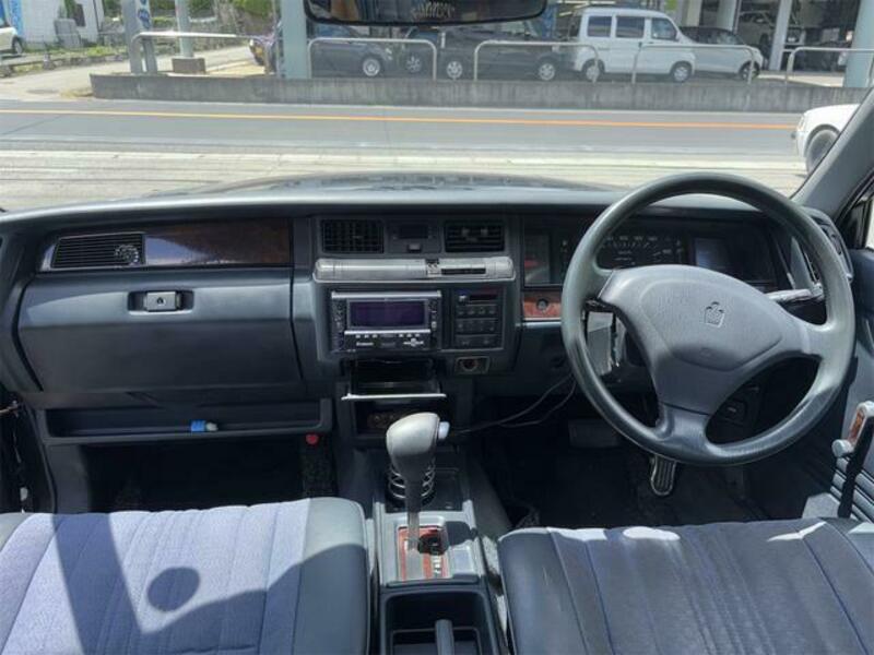 CROWN VAN