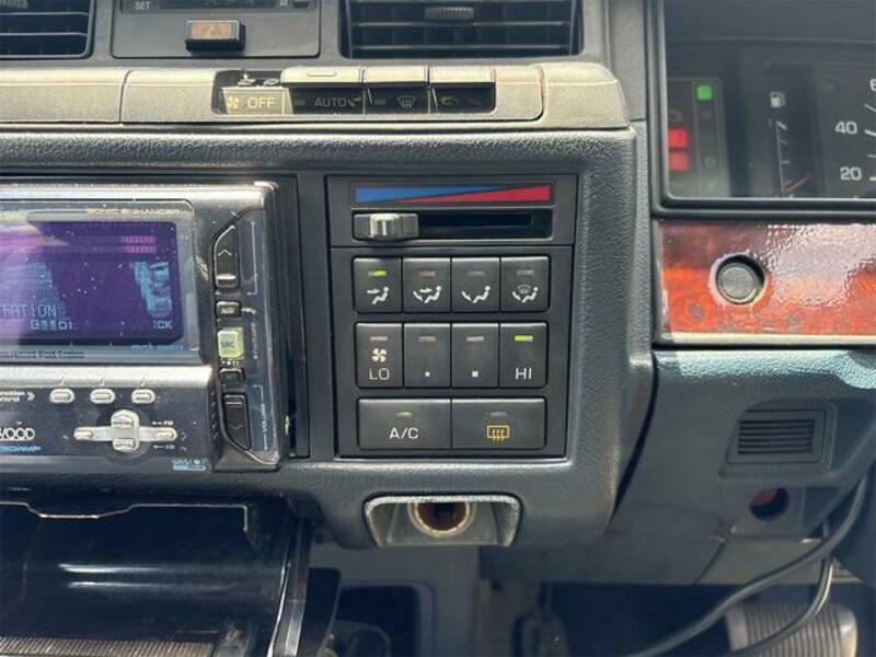 CROWN VAN