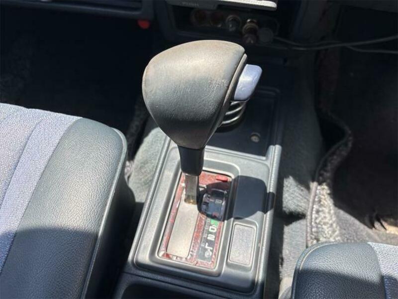 CROWN VAN