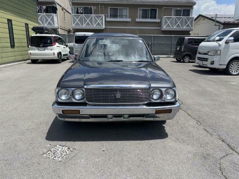 CROWN VAN