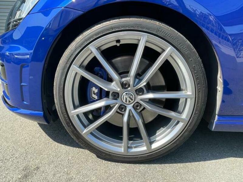 GOLF R