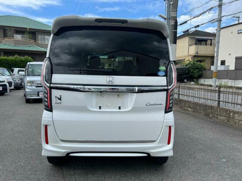 N BOX CUSTOM