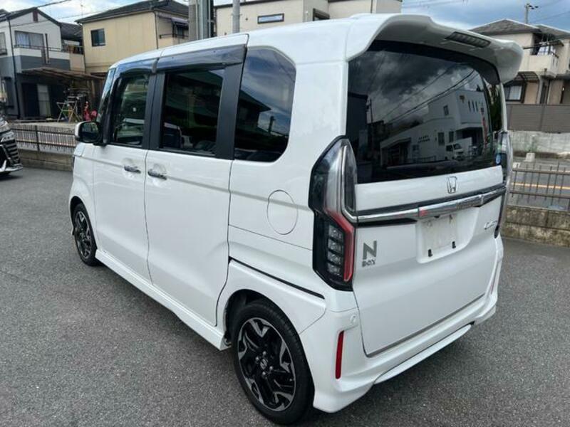 N BOX CUSTOM