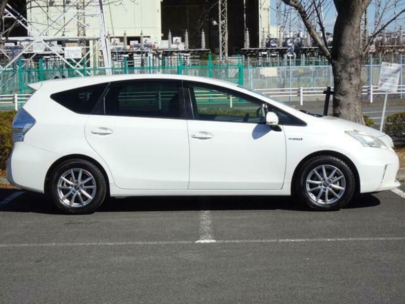 PRIUS ALPHA