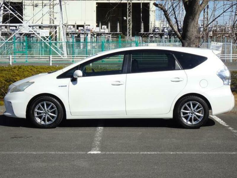 PRIUS ALPHA