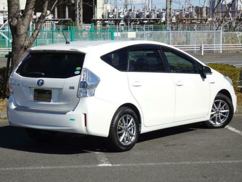 PRIUS ALPHA