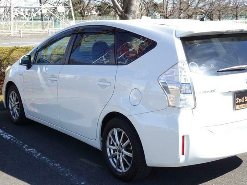 PRIUS ALPHA