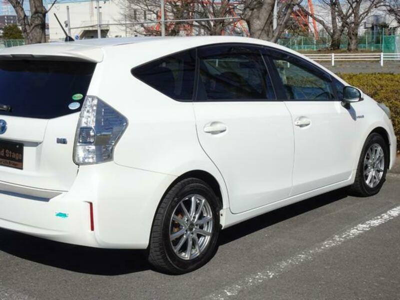 PRIUS ALPHA