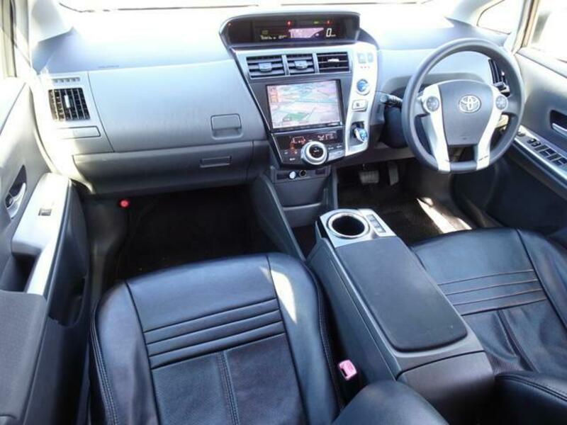 PRIUS ALPHA