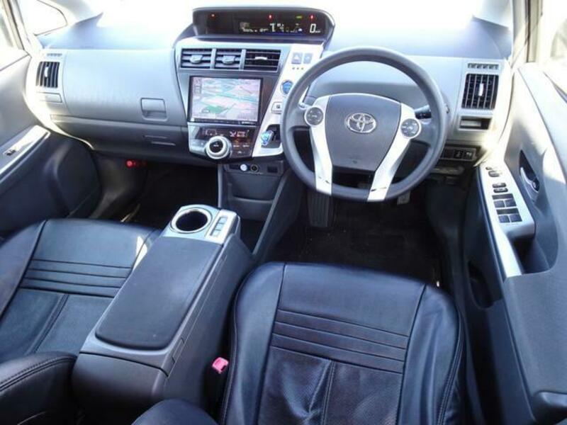 PRIUS ALPHA