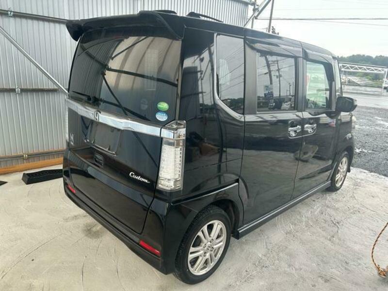 N BOX CUSTOM