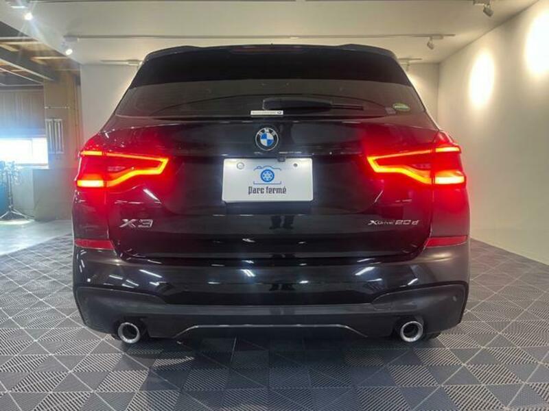 X3