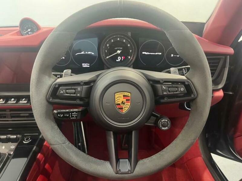 911