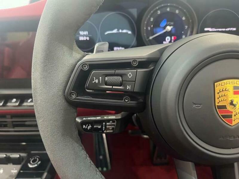 911
