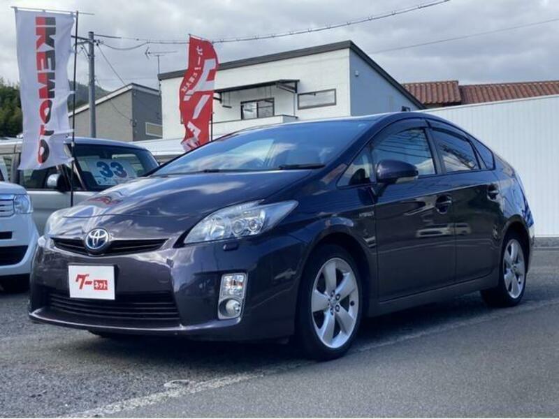 TOYOTA PRIUS