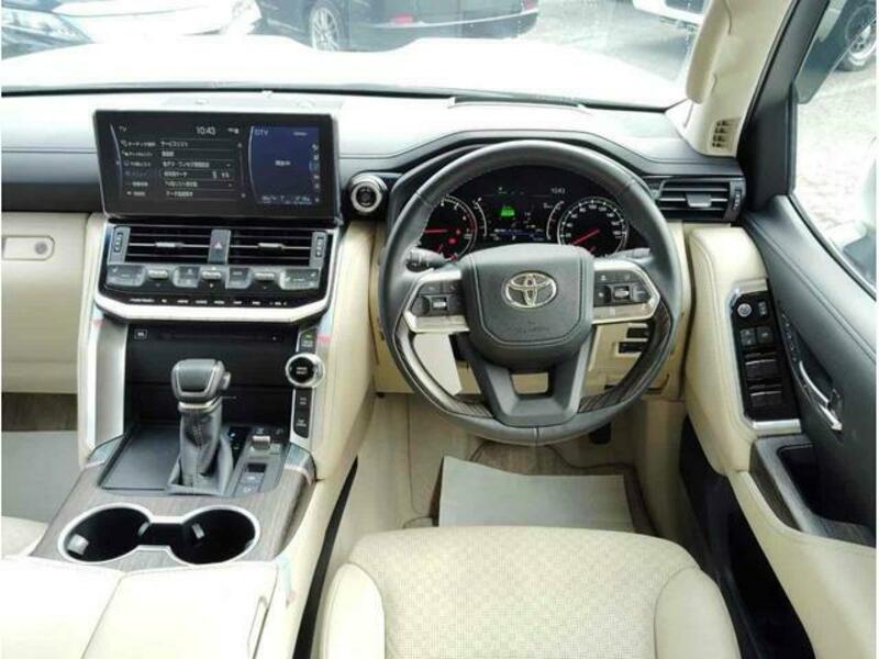 LAND CRUISER