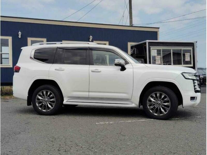 LAND CRUISER