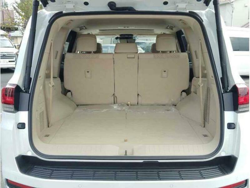 LAND CRUISER