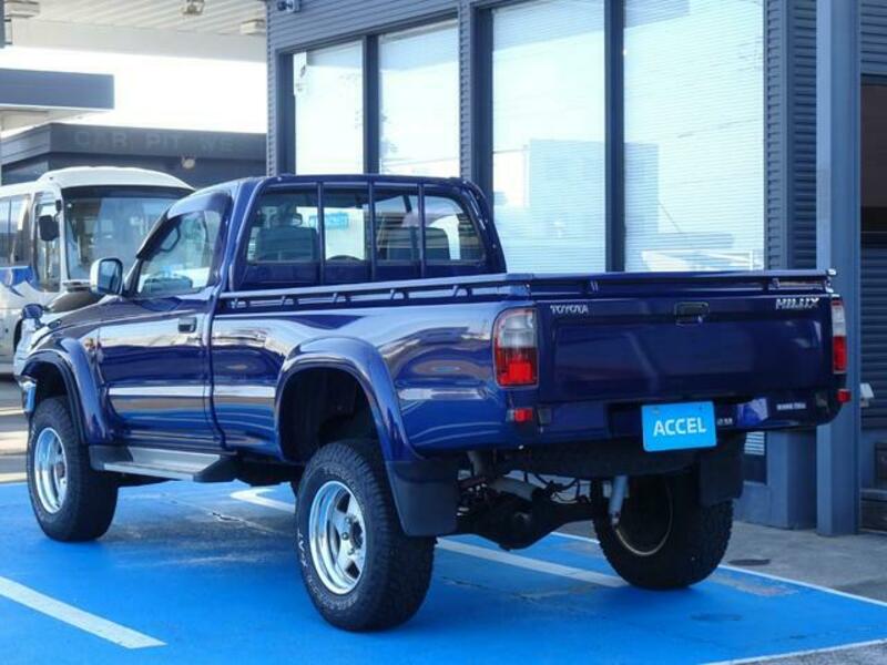 HILUX
