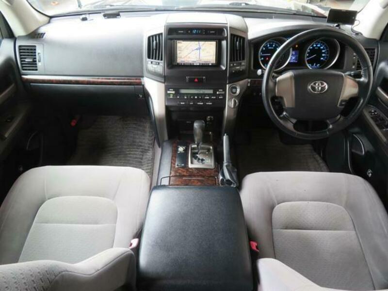 LAND CRUISER