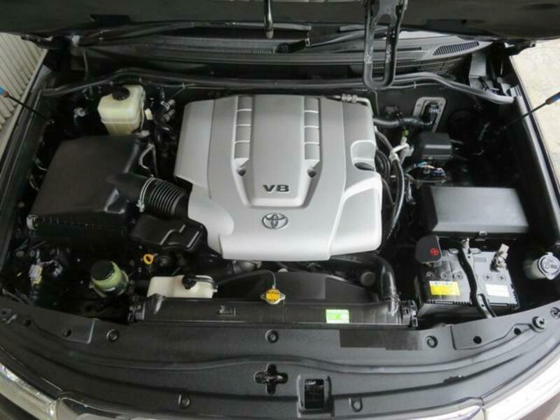 LAND CRUISER