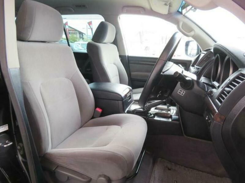 LAND CRUISER