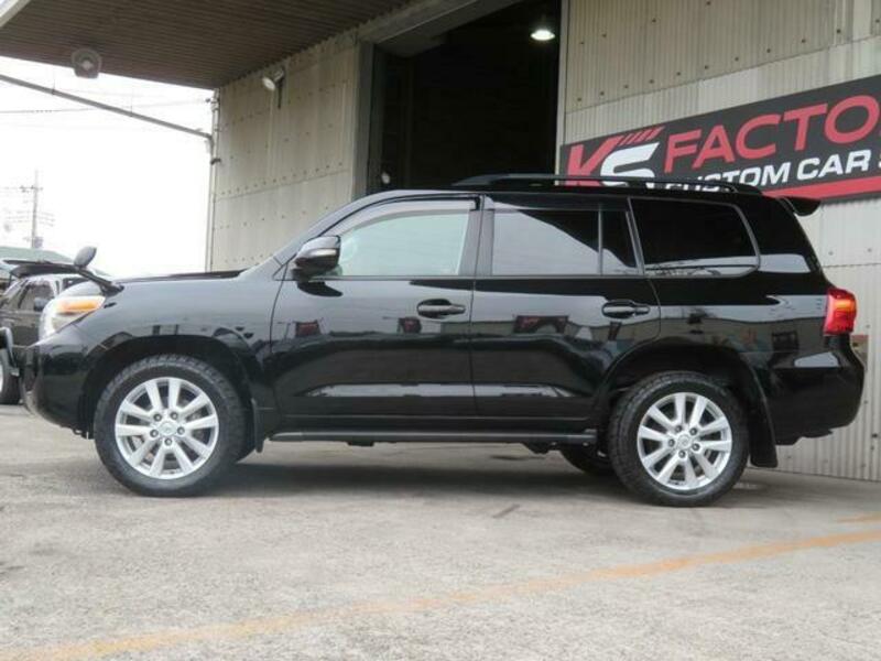 LAND CRUISER