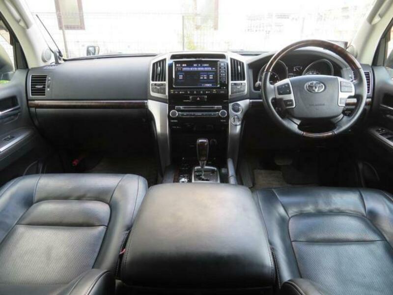 LAND CRUISER