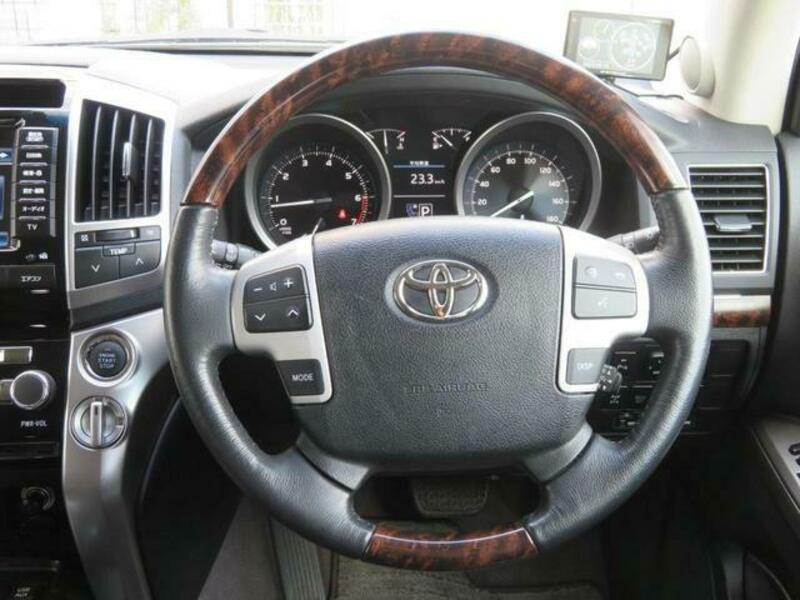 LAND CRUISER