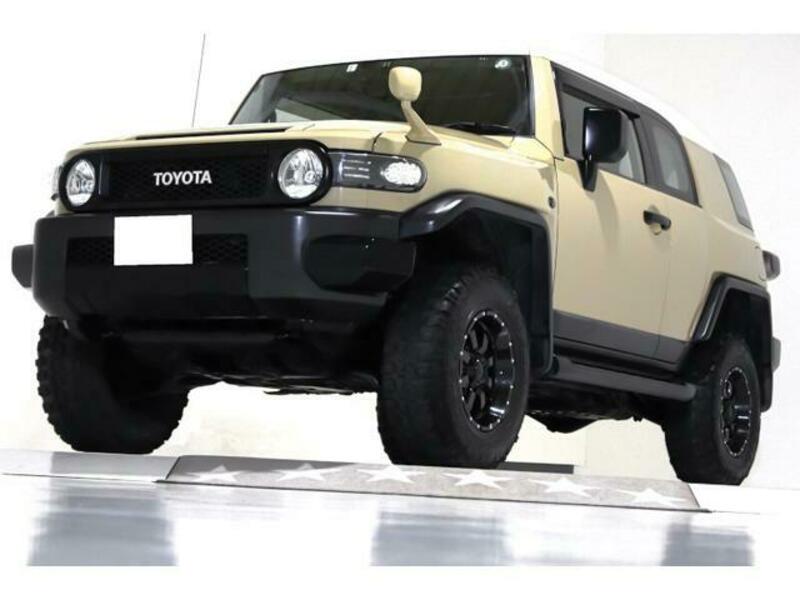 TOYOTA FJ CRUISER