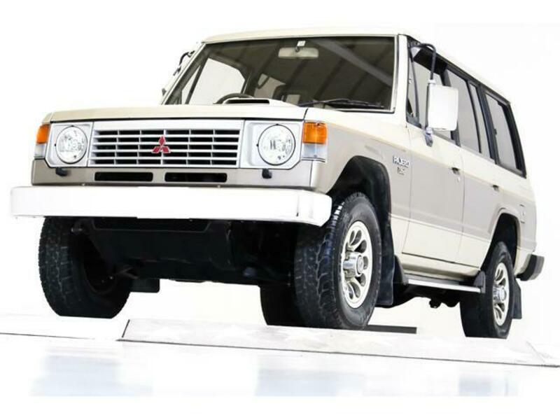 MITSUBISHI PAJERO