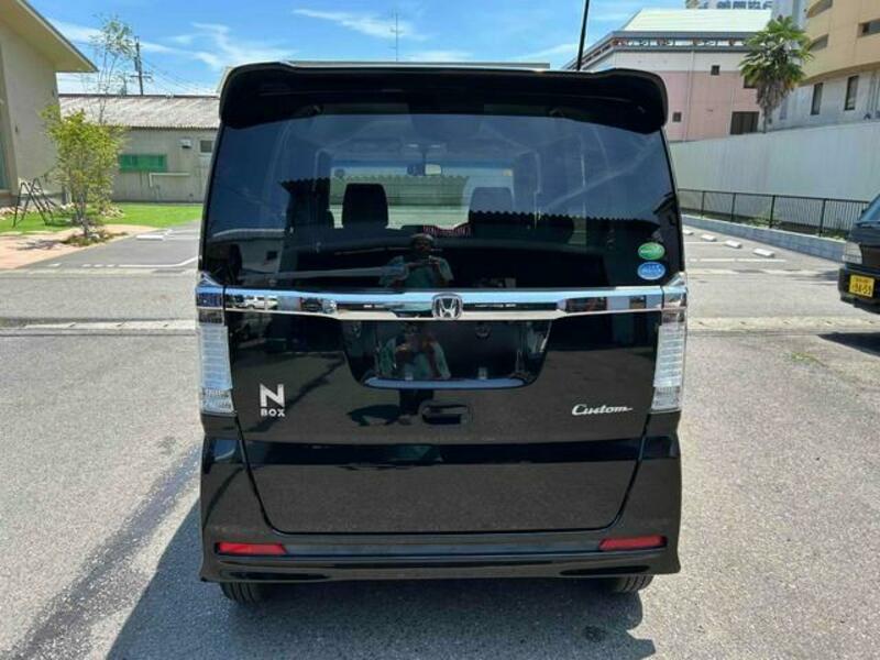 N BOX CUSTOM